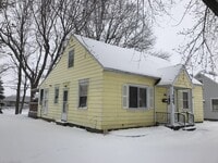 Building Photo - HOUSE CLOSE TO EVRYTHING YOU NEED.THIS HOME IS A MUST SEE!!!