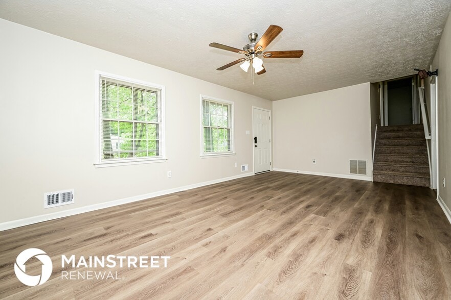 Building Photo - 5762 Northspring Dr
