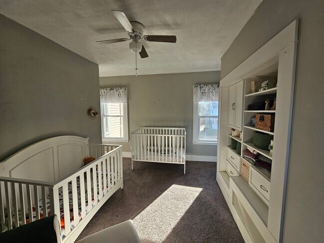 Building Photo - 32 Main St