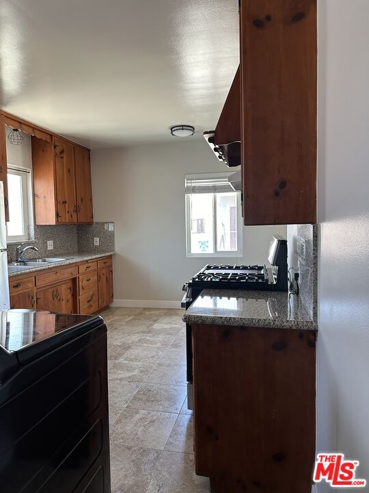 Building Photo - 22525 Del Valle St