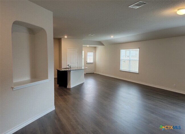 Building Photo - 618 Cypress Ct