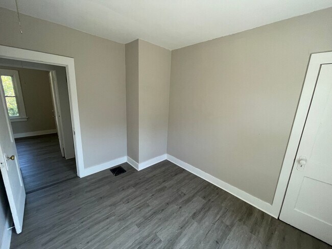 Building Photo - SECTION 8 and EDEN Accepted!! Exciting Opp...