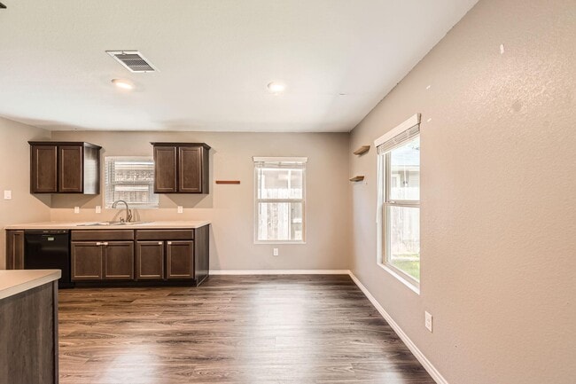 Building Photo - 1352 Winding Willow Dr
