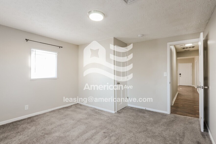 Building Photo - 1515 Villa Ave