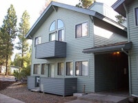 Building Photo - Lower Level SunriverCondominium Unit - Pow...