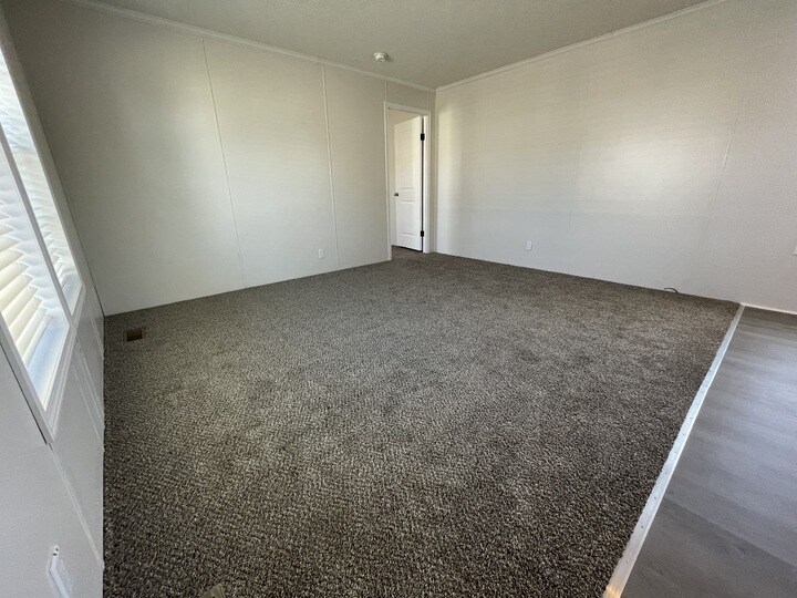 Building Photo - 15835 Marentette Dr