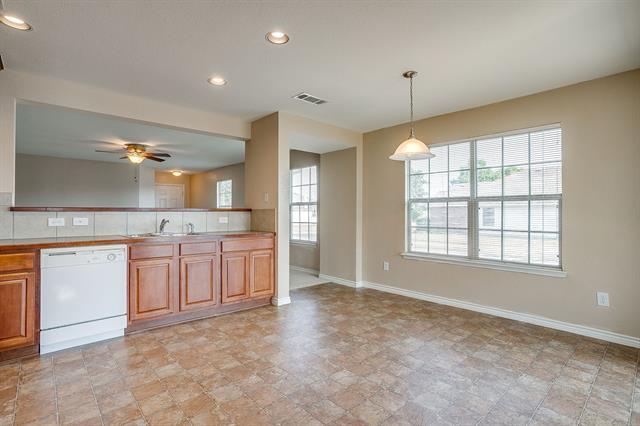 Building Photo - 14024 Esperanza Dr