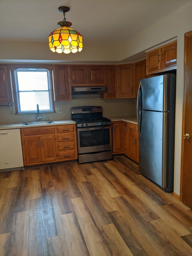 kitchen with eat-in space - 32 N Middaugh St
