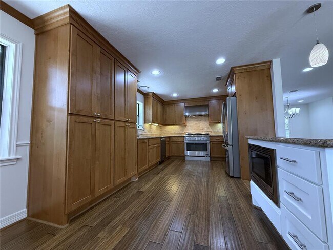 Building Photo - 5007 Shady Nook Ct