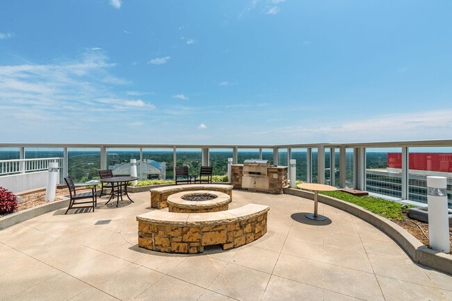 Building Photo - APPLICATION PENDING - Living the Sky Life in Downtown Raleigh! 1 BE/1 BA Condo on the 32nd Floor!