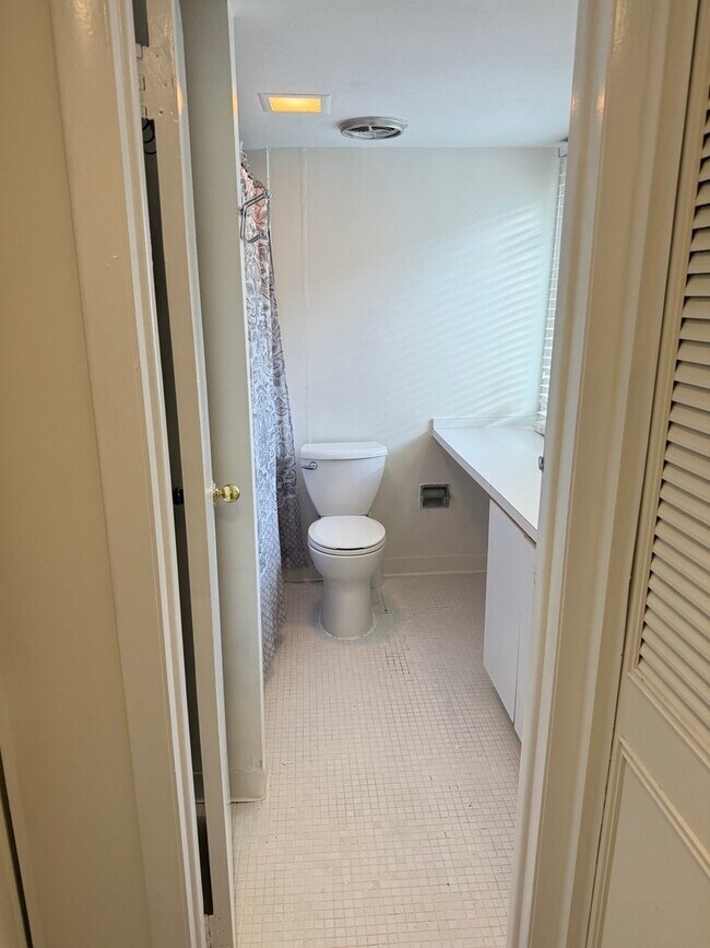 Building Photo - 4506 Kings Walk Dr