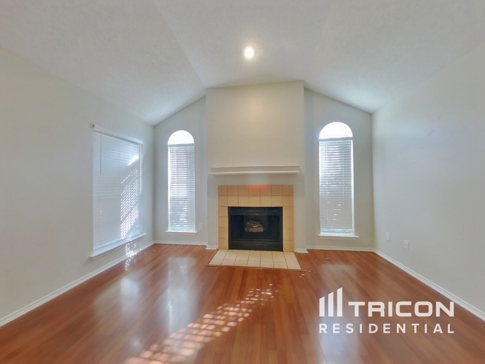 Building Photo - 2817 Laurel Hill Dr