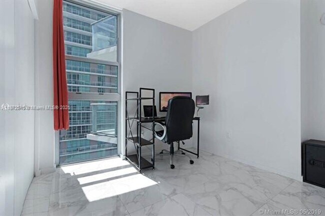 Building Photo - 1100 S Miami Ave