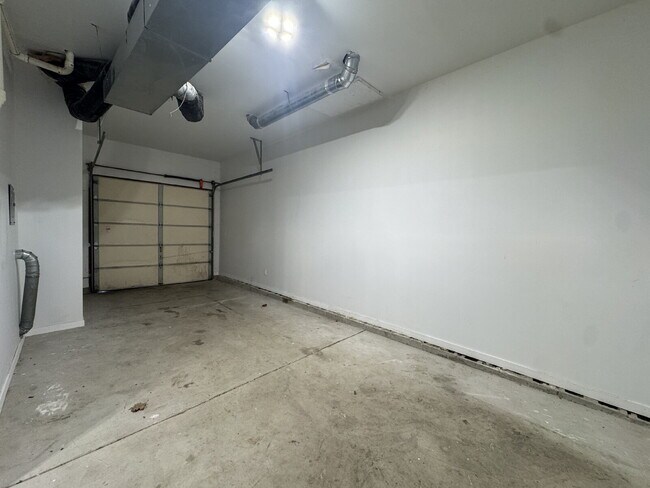 Building Photo - Ottawa Southside – 3 Bed / 2 Bath Duplex