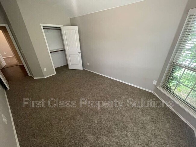 Building Photo - 11237 NW 97th St