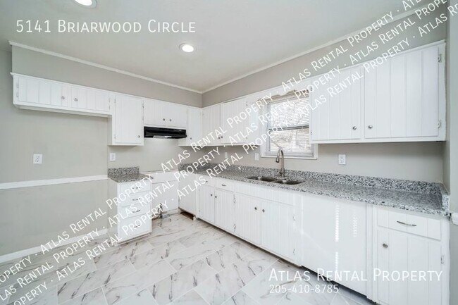 Building Photo - 5141 Briarwood Cir