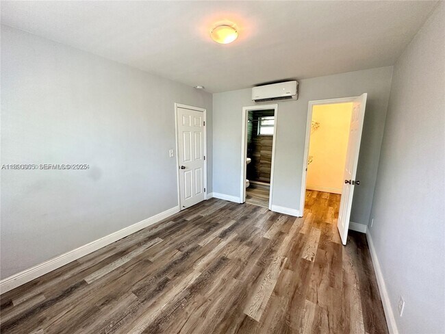 Building Photo - 1201 NE 5th Ave