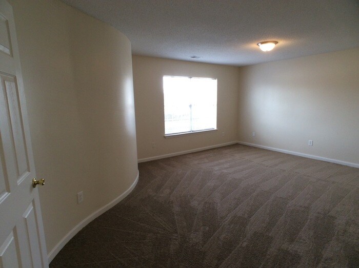 Building Photo - 4033 Rhinehart Ct