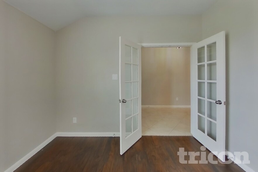 Building Photo - 508 Crazy Horse Dr