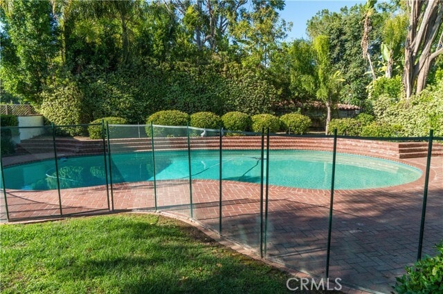 Building Photo - 5054 Encino Ave