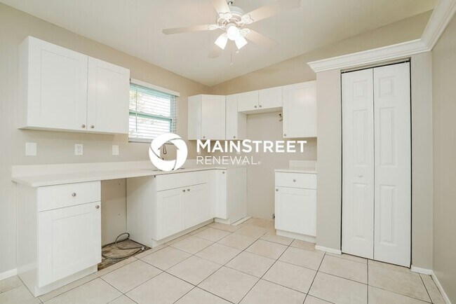 Building Photo - 3 Bedroom Pet-Friendly Home in Cape Coral, FL with Main Street Renewal