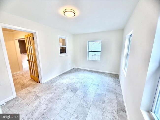 Building Photo - 2415 Fairhaven Ave