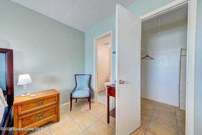 Building Photo - 230 Columbia Dr