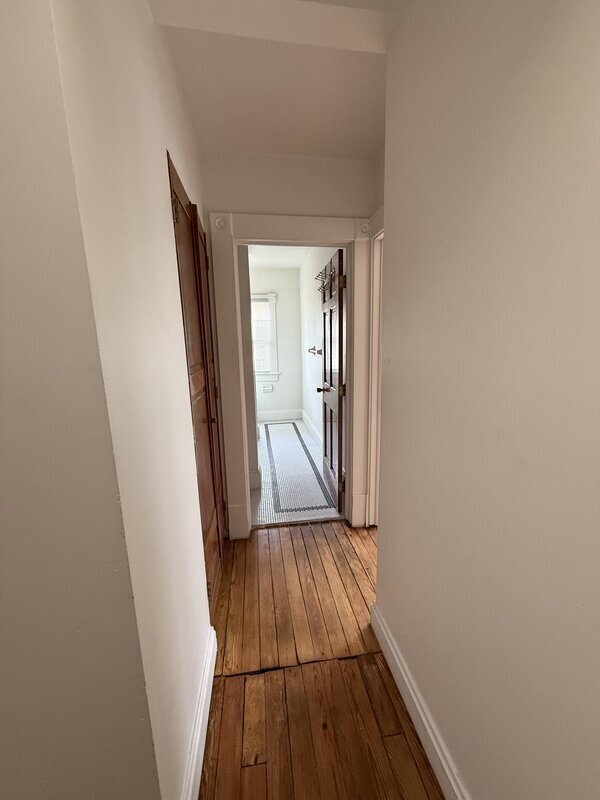 Building Photo - 458 E Sycamore St