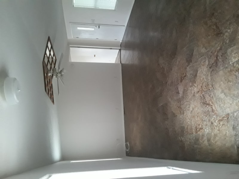 Building Photo - 503 Uhland Rd