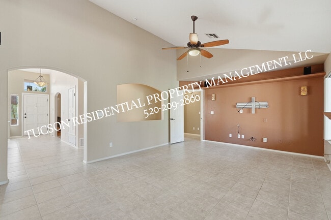 Building Photo - 10845 N Eagle Eye Pl