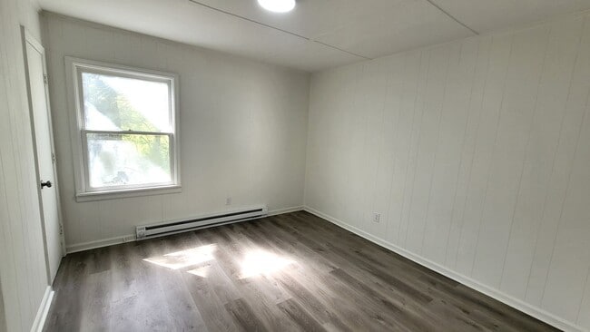 Building Photo - Remodeled Two Bedroom House for Rent in La...