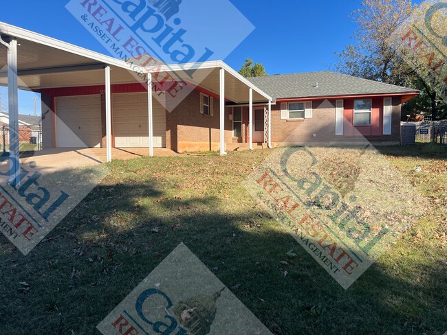 Building Photo - Charming Moore Home