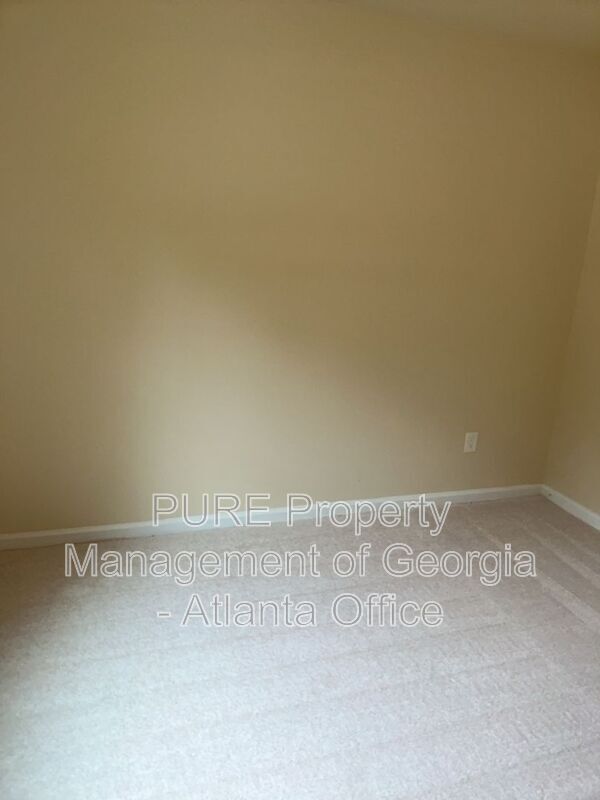 Building Photo - 160 Pine Ridge Rd