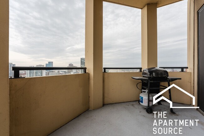 Building Photo - 1464 S Michigan Ave