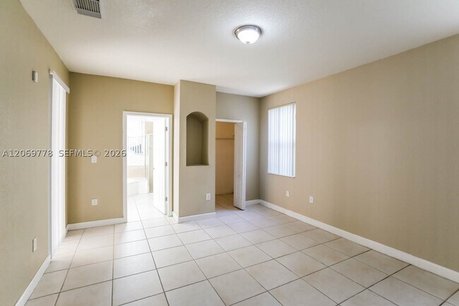 Building Photo - 6664 SW 163rd Pl