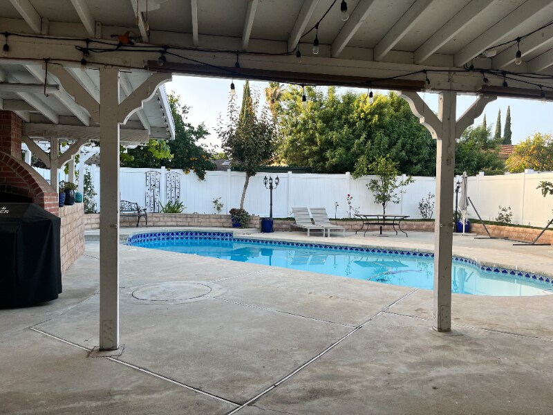 Building Photo - 19926 Cantara St