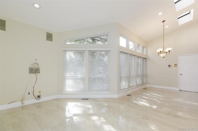 Building Photo - 1 Tiffany Cir