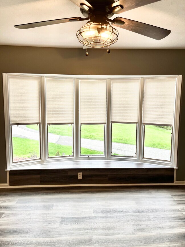 Building Photo - 18475 Bennett Rd