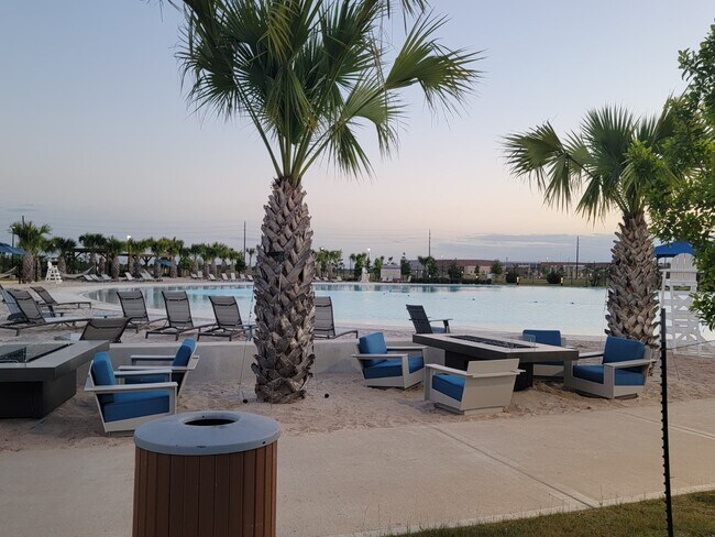 Building Photo - 3061 Avenida Sonoma Dr