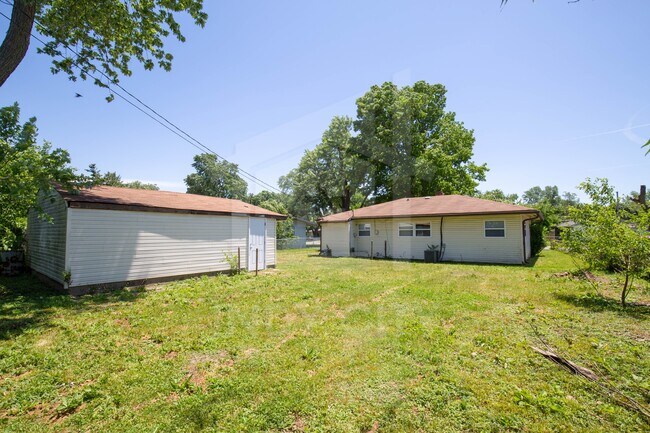 Building Photo - 4532 Bertrand Rd