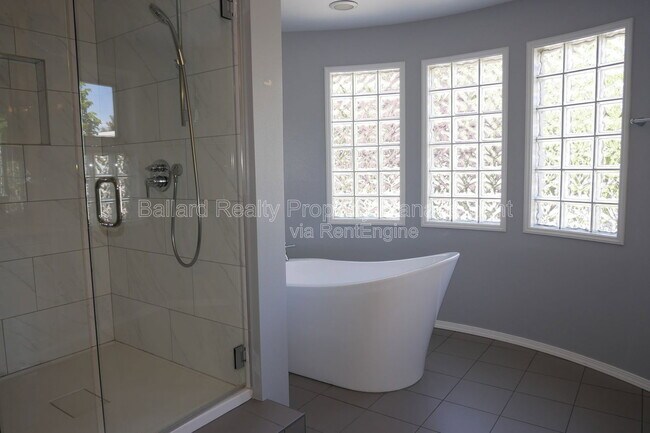 Building Photo - 1737 NW 64th St