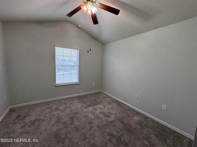 Building Photo - 6881 Roundleaf Dr