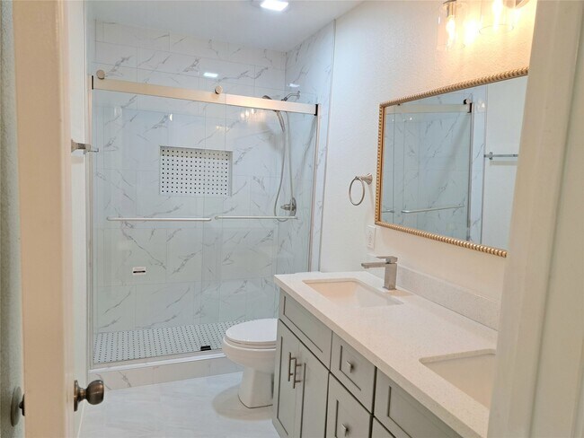 Building Photo - 13134 Stratford Skies Ln