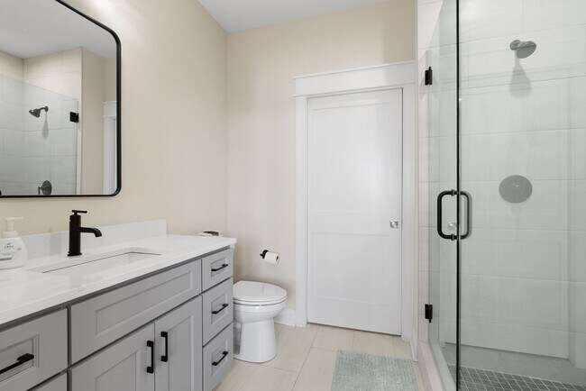 Building Photo - Bradshaw Commons