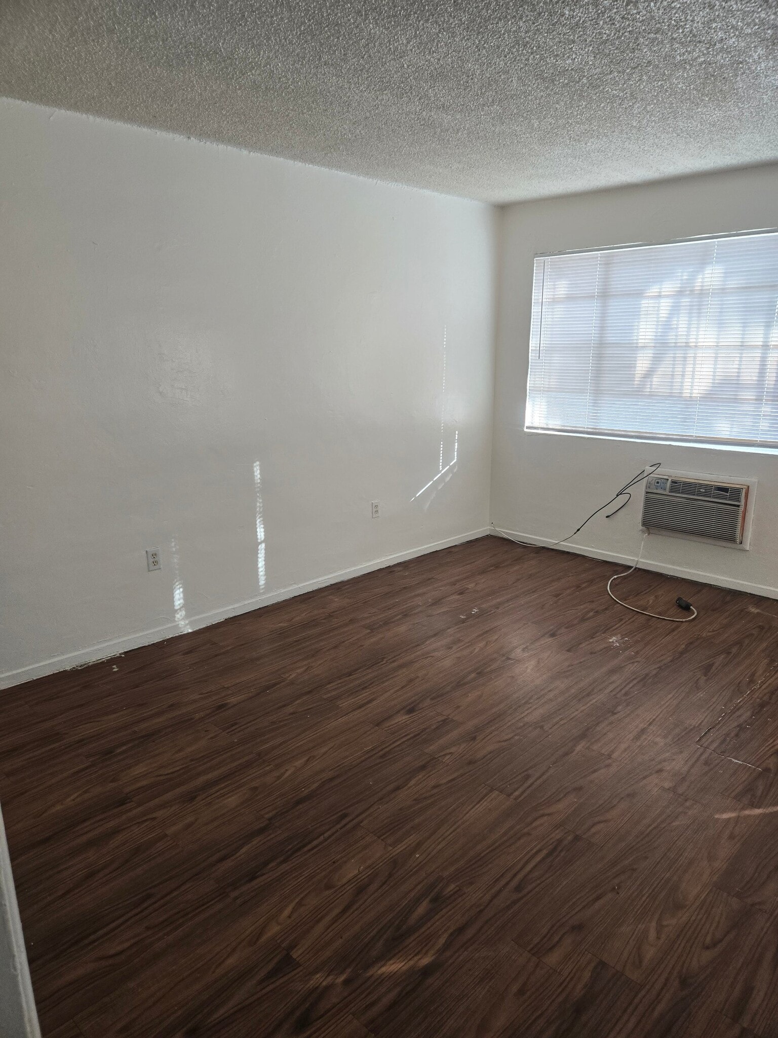 Building Photo - 708 Jackson Ave