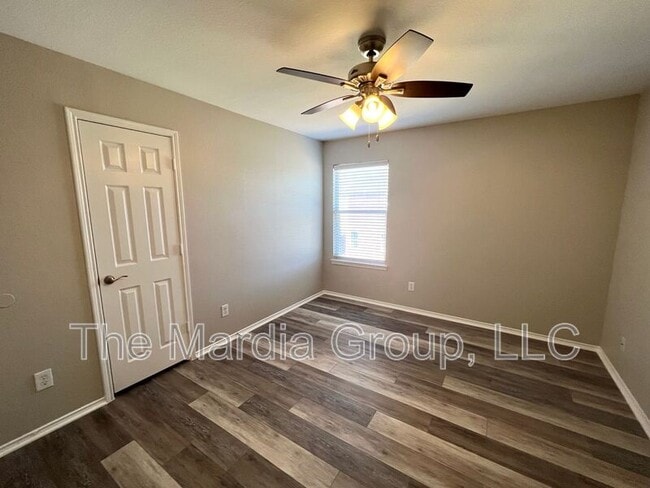 Building Photo - 8928 Belvedere Dr