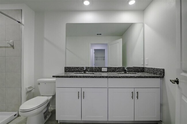 Building Photo - 8240 Cor Pne Wy