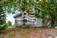 Building Photo - 800 Maple Ave