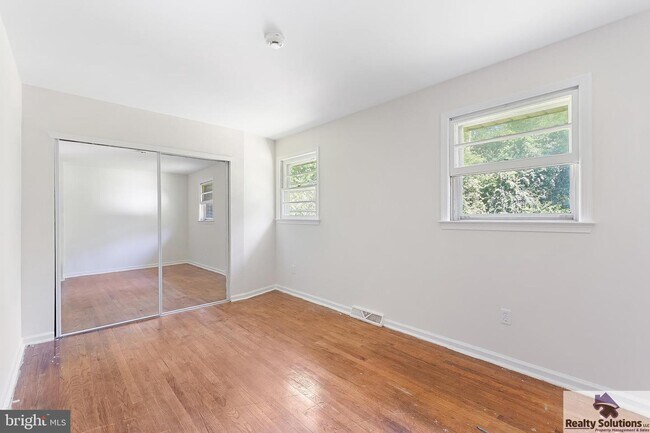Building Photo - 353 Blackwood Clementon Rd