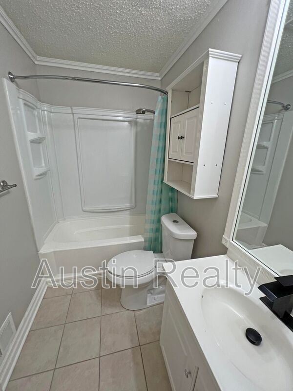 Building Photo - 4081 Paule Ave